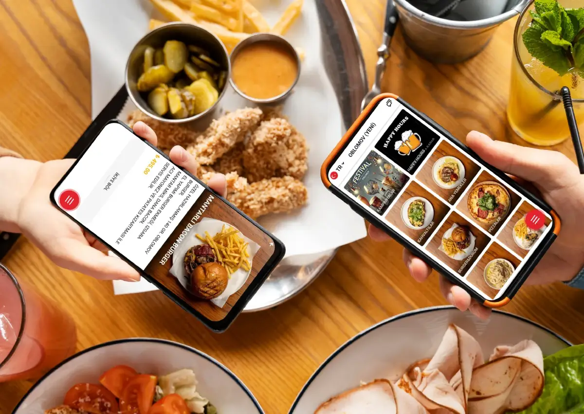 Menulux QR kod menü ile dijital fiyat listesine temassız erişim sağlayan restoran müşterileri